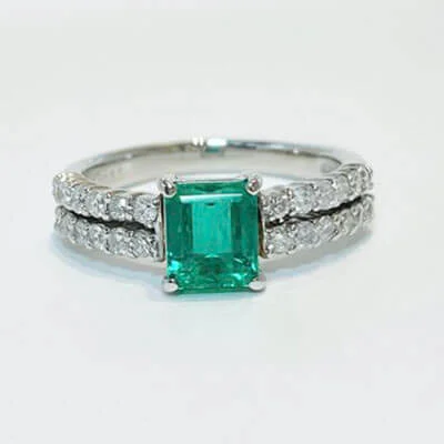 We bought Emerald ring 1.09ct PT900