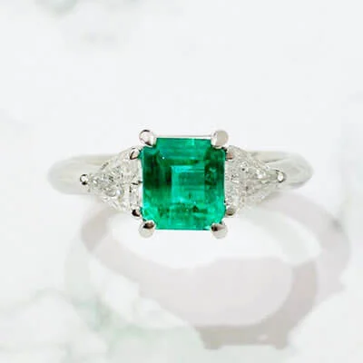 We bought Emerald ring 0.81ct PT900
