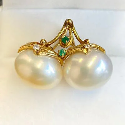 We bought Pearl Brooch K18YG