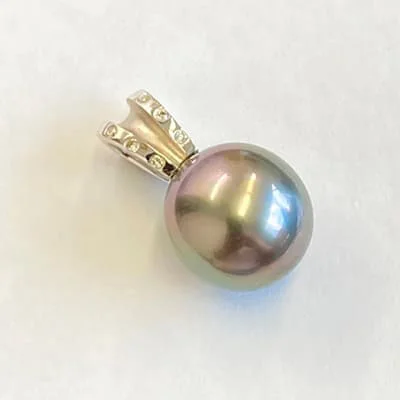 We bought Pearl Pendant K18WG