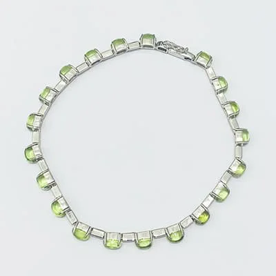 We bought Peridot Bracelet K18WG